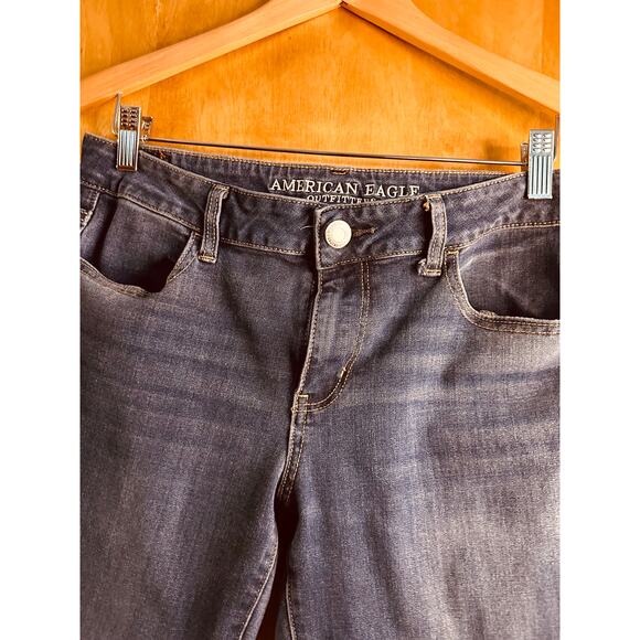 American Eagle Outfitters Women's AEO Denim Jegging Jeans Stretchy Size 12 - Picture 2 of 8